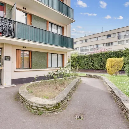 Budget Apart With Balcony Near Paris * Bondy