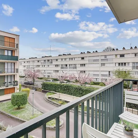 Budget Apart With Balcony Near Paris Appartement Bondy