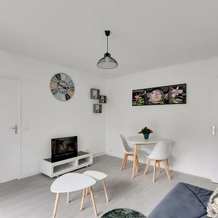Budget Apart With Balcony Near Paris Appartement *
